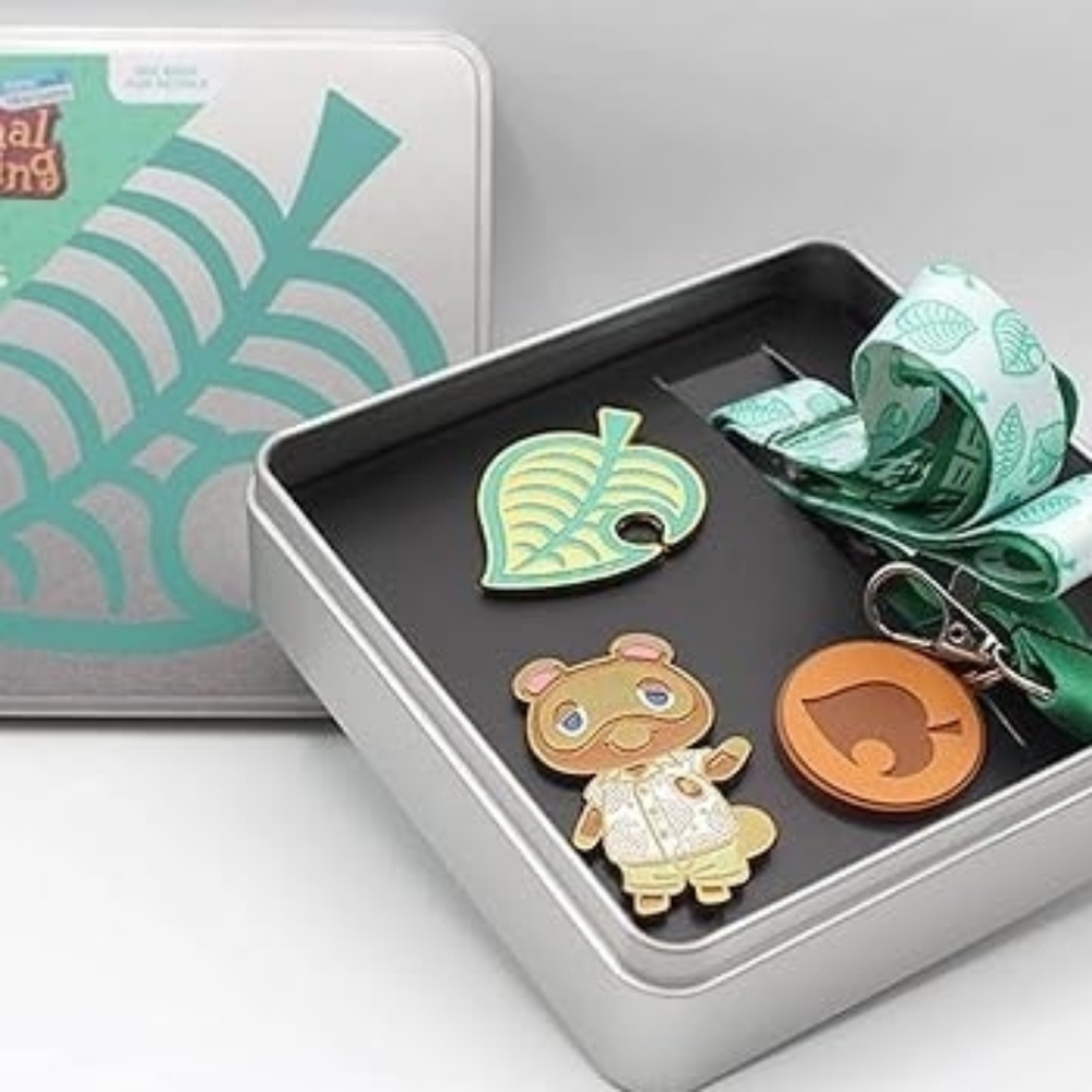 Animal Crossing Lanyard & Pin Set in Tin NWT - Picture 2 of 3